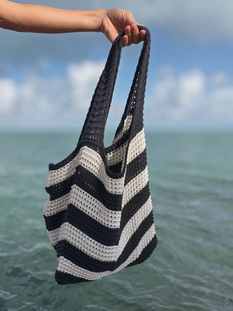 KNIT TOTE BAG