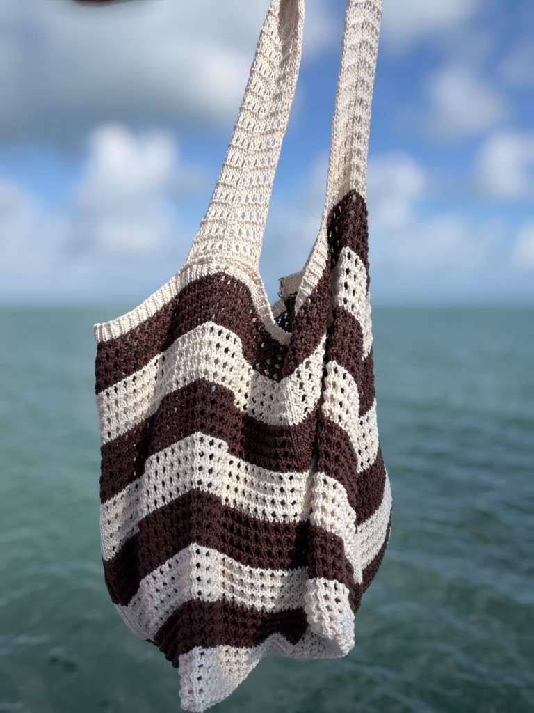 KNIT TOTE BAG
